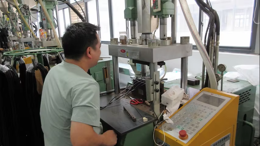 Hf0afb120cace4ff18aa0aa53f15af008y